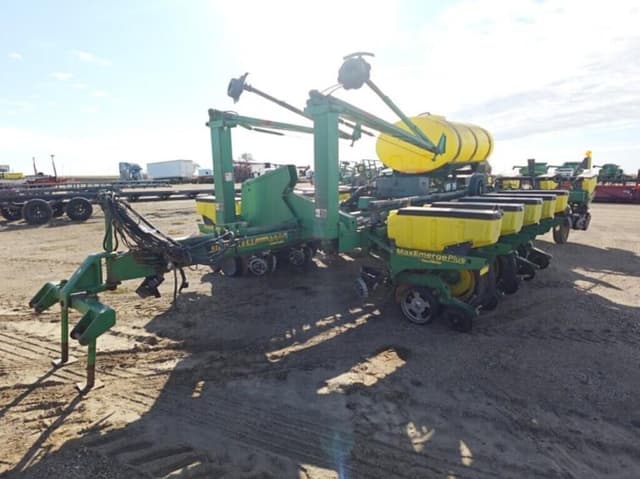 Image of John Deere 1770 equipment image 1