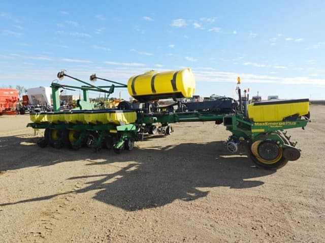 Image of John Deere 1770 equipment image 3