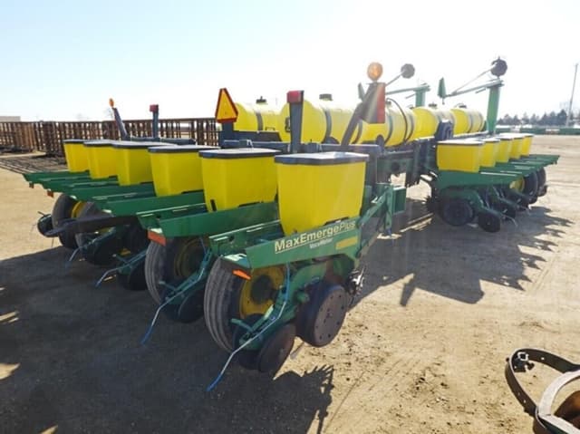 Image of John Deere 1770 equipment image 2