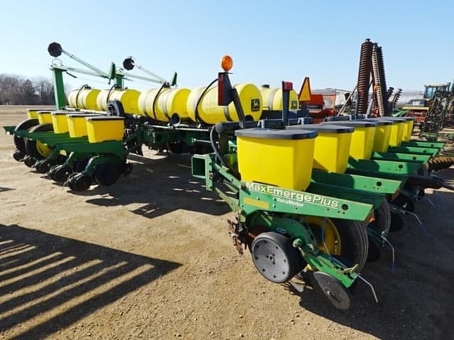 Image of John Deere 1770 equipment image 4