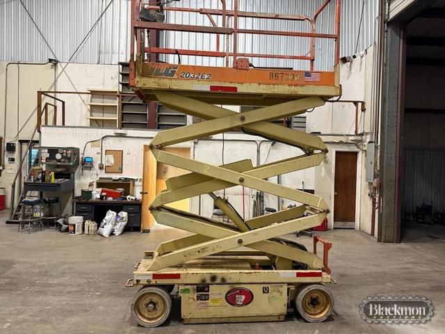 Image of JLG 2032E2 equipment image 2