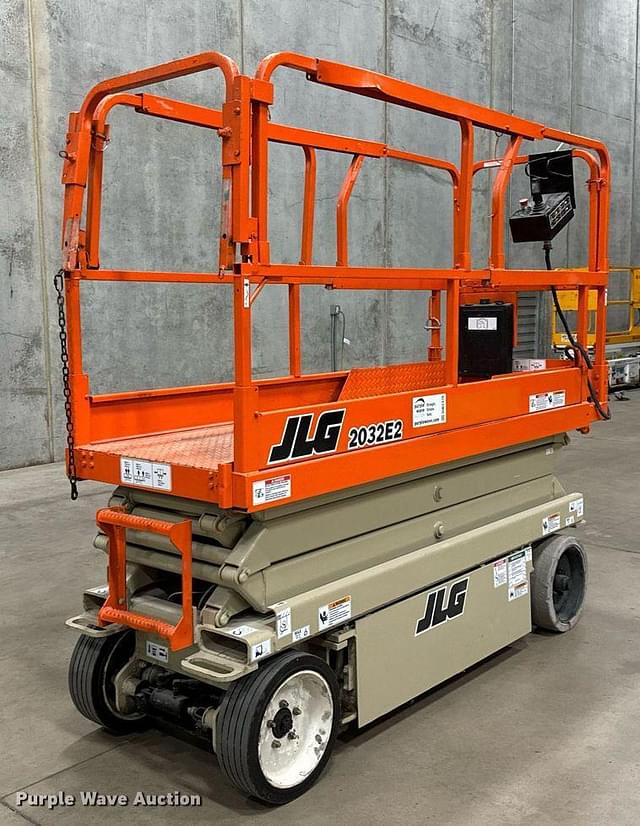 Image of JLG 2032E2 equipment image 4