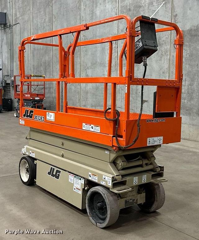 Image of JLG 2032E2 equipment image 2