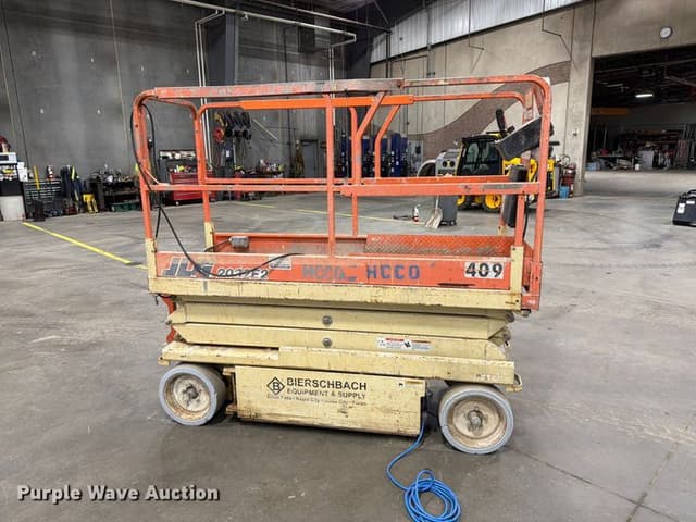 Image of JLG 2032E2 equipment image 3