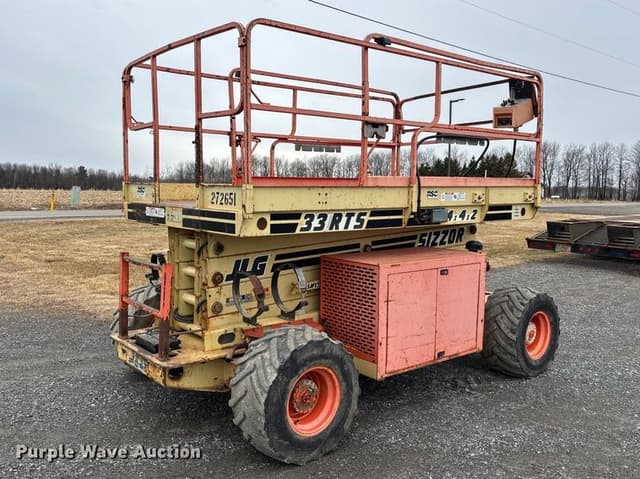 Image of JLG 33RTS equipment image 4