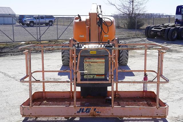 Image of JLG 600AJ equipment image 3