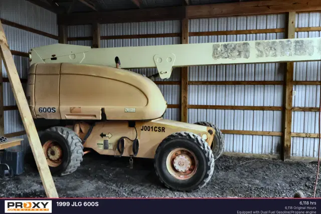 Image of JLG 600S equipment image 1