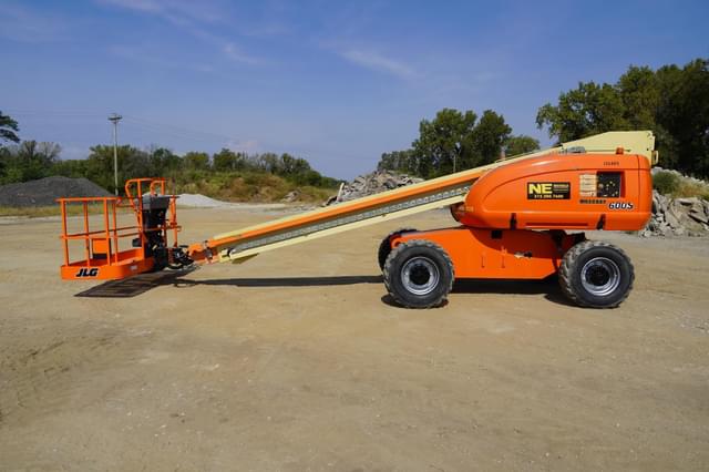 Image of JLG 600S equipment image 3