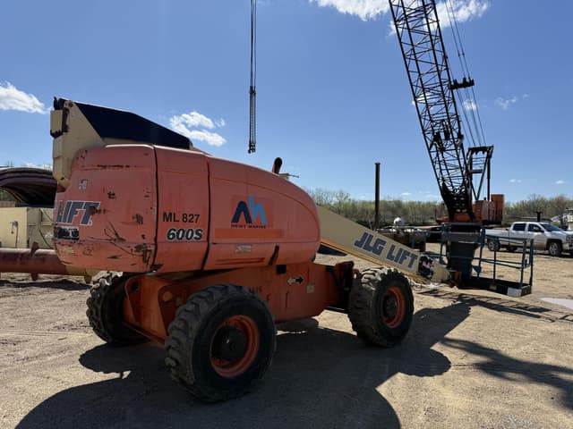 Image of JLG 600S equipment image 4
