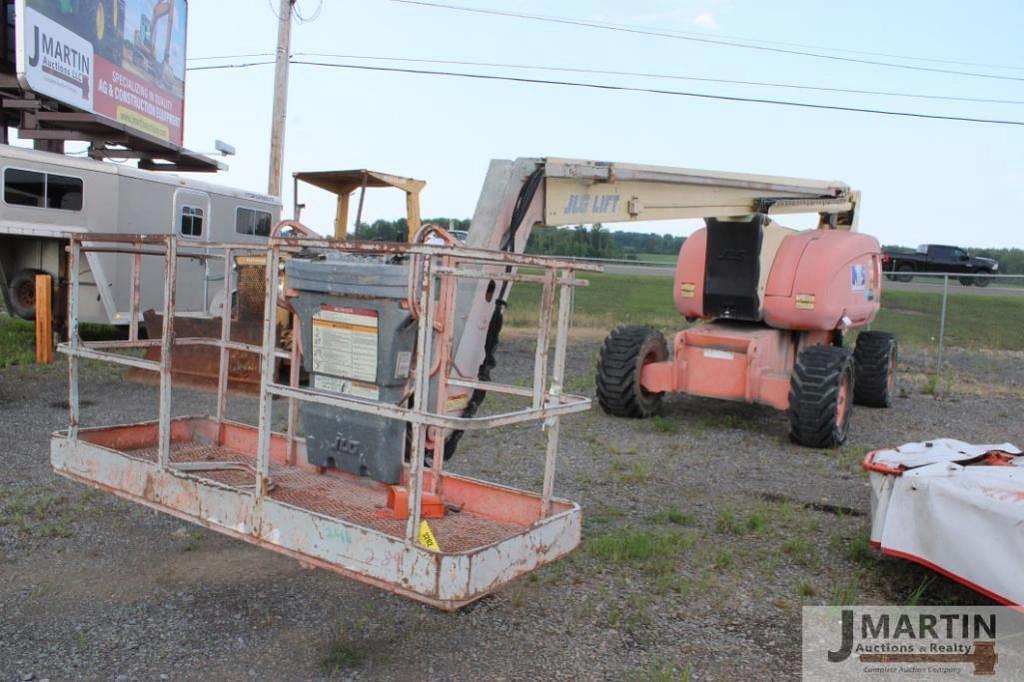 Image of JLG 800A Primary image