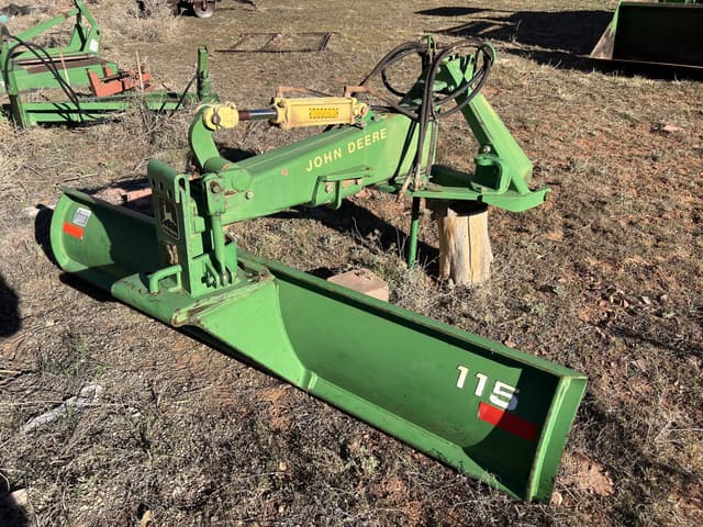 Image of John Deere 115 equipment image 1