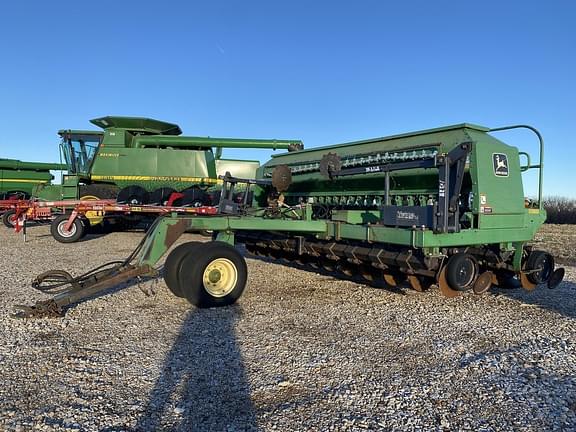 Image of John Deere 1560 equipment image 4