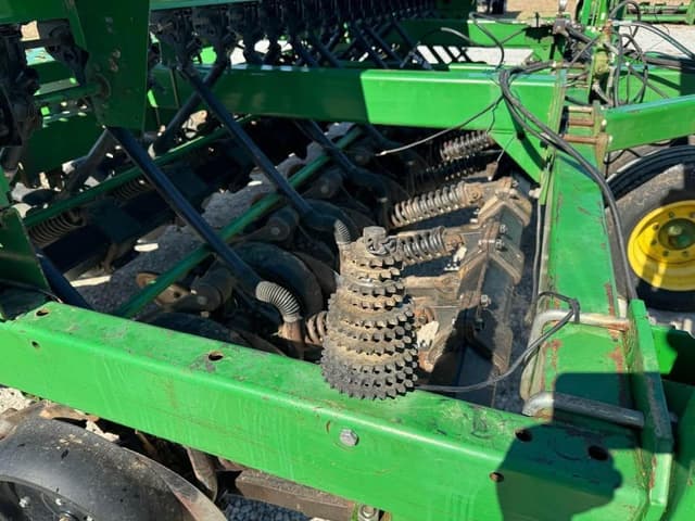 Image of John Deere 1560 equipment image 3