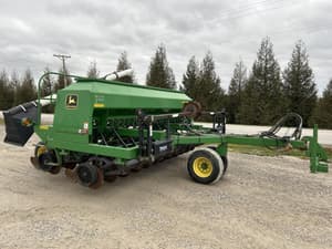 1999 John Deere 1560 Image