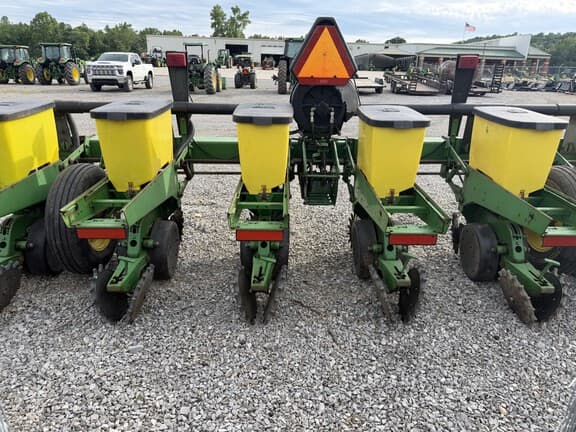 Image of John Deere 1700 equipment image 3