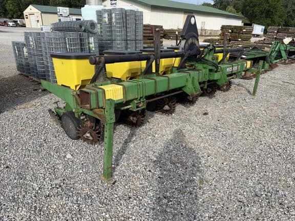 Image of John Deere 1700 equipment image 2