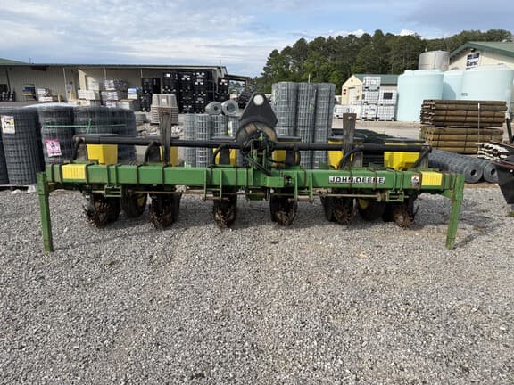 Image of John Deere 1700 Primary image