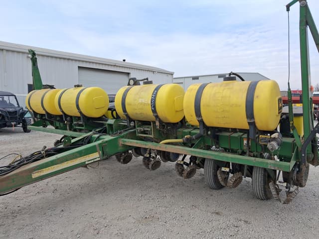 Image of John Deere 1750 equipment image 1