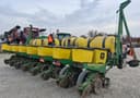 1999 John Deere 1750 Image