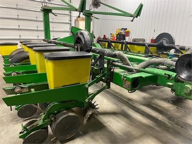 Image of John Deere 1770 equipment image 2