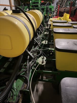 Image of John Deere 1770 equipment image 2