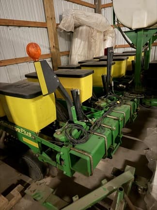 Image of John Deere 1770 equipment image 1