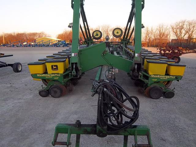 Image of John Deere 1770 equipment image 1