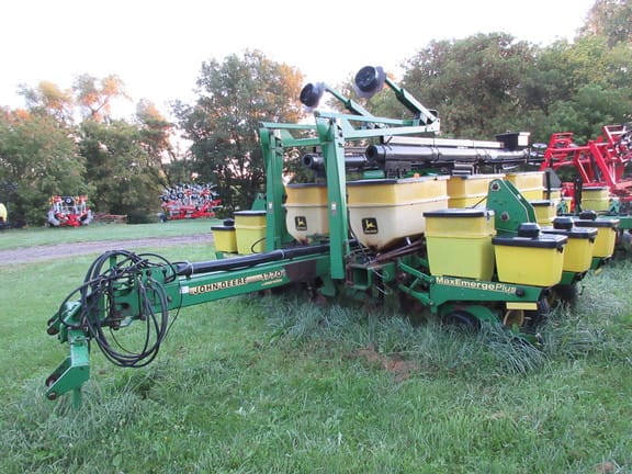 Main image John Deere 1770