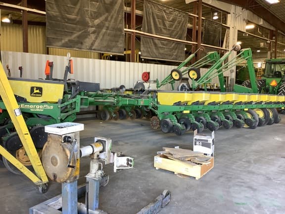 Image of John Deere 1770 equipment image 3