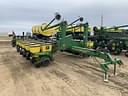 1999 John Deere 1770 Image