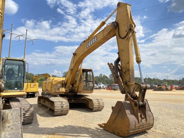 Image of John Deere 200LC equipment image 3