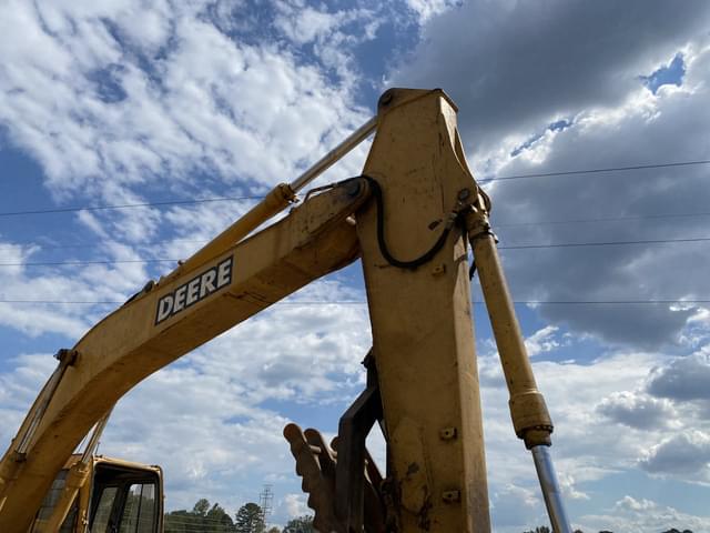 Image of John Deere 200LC equipment image 4