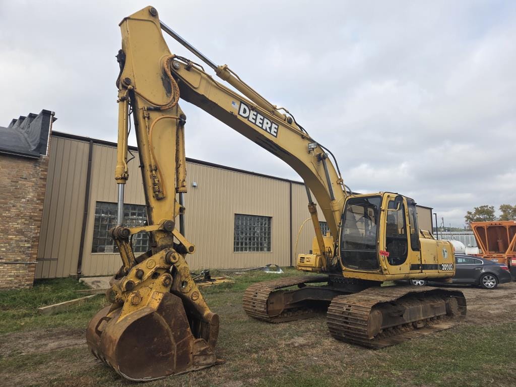 1999 John Deere 200LC Equipment Image0