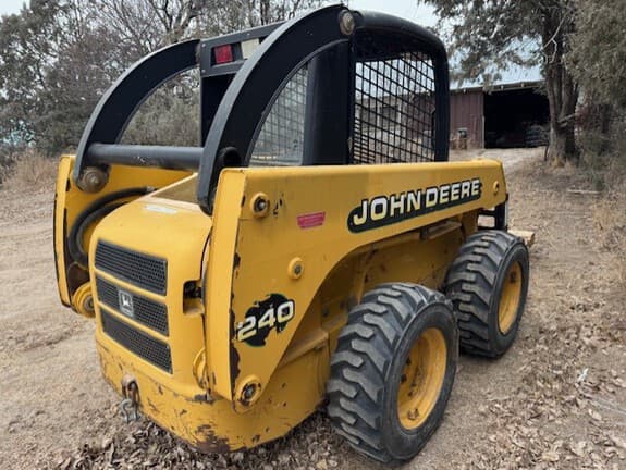 Image of John Deere 240 equipment image 4