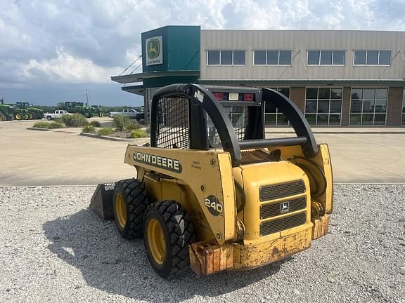 Image of John Deere 240 equipment image 3