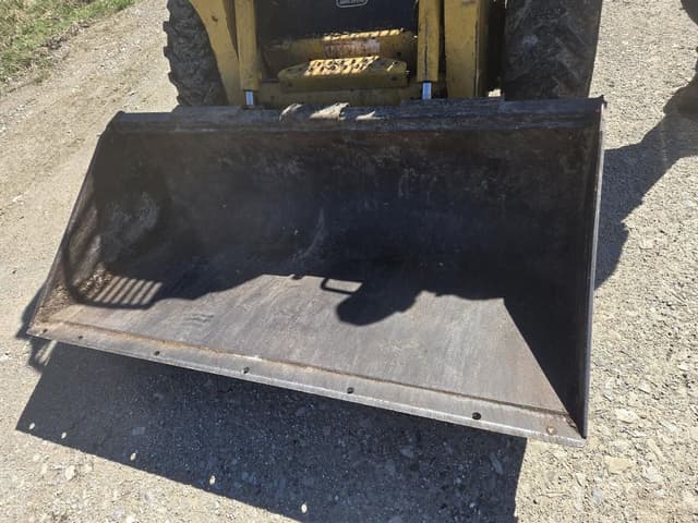 Image of John Deere 240 equipment image 2