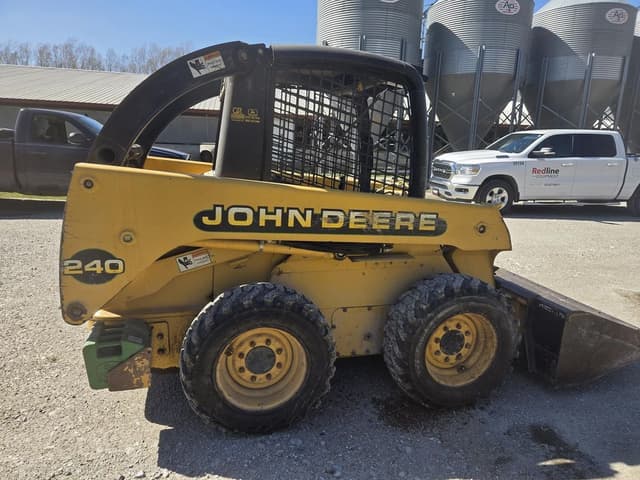 Image of John Deere 240 equipment image 4