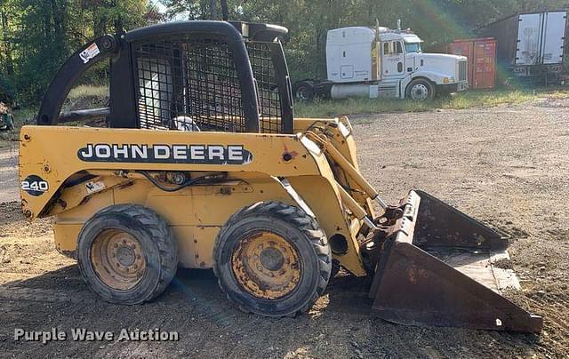 Image of John Deere 240 equipment image 3