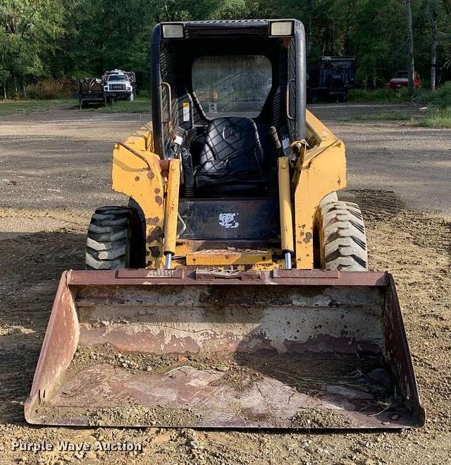 Image of John Deere 240 equipment image 1