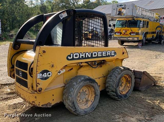 Image of John Deere 240 equipment image 4