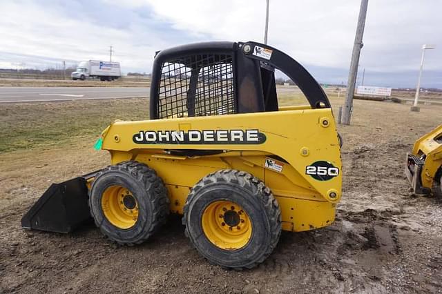 Image of John Deere 250 equipment image 2