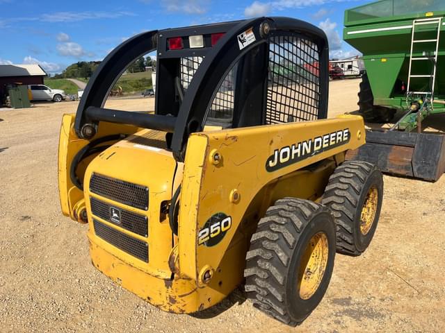 Image of John Deere 250 equipment image 3