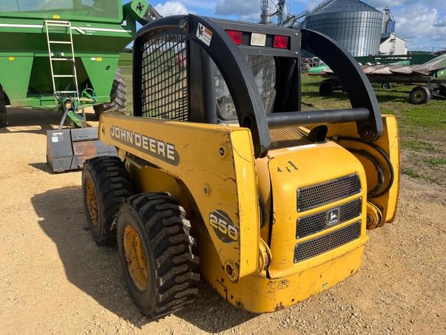 Image of John Deere 250 equipment image 2