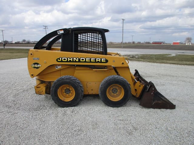 Image of John Deere 260 equipment image 4
