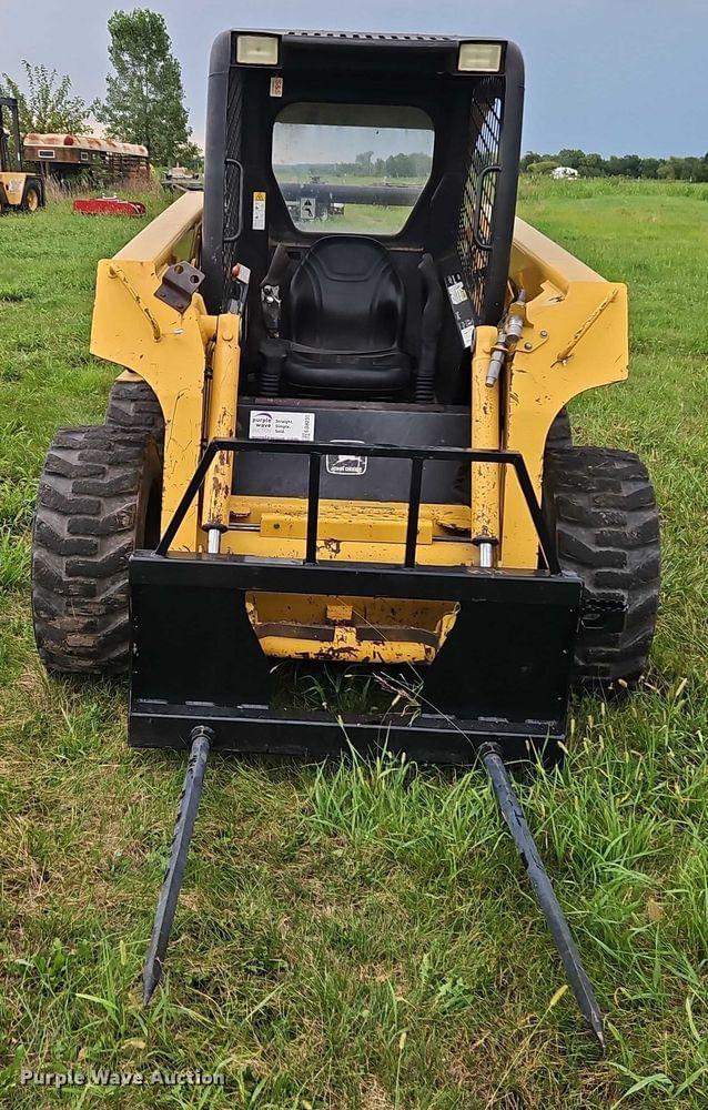 Image of John Deere 270 equipment image 1