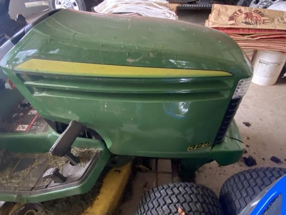 Image of John Deere 325 equipment image 2