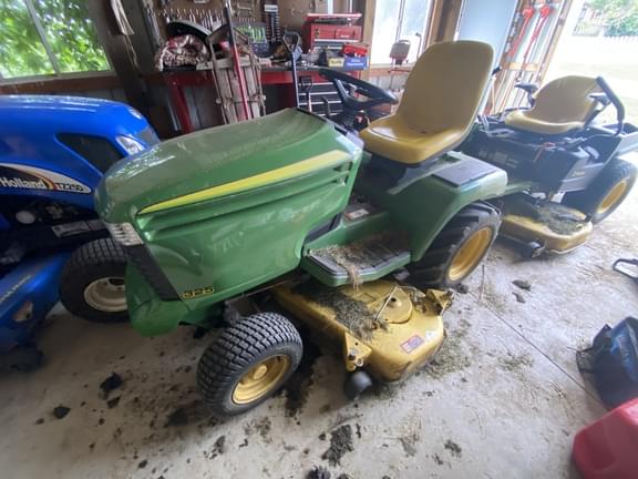 Image of John Deere 325 Primary image
