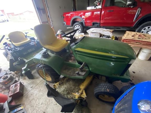 Image of John Deere 325 equipment image 3