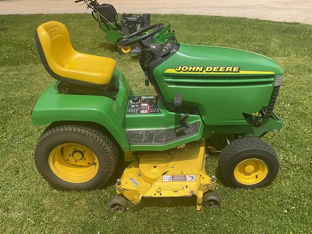 Image of John Deere 345 equipment image 3