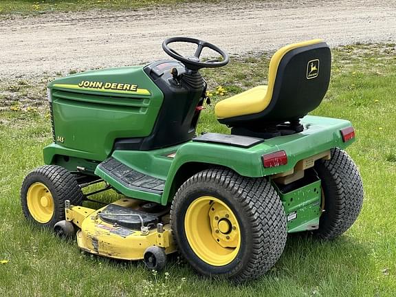 Image of John Deere 345 equipment image 4